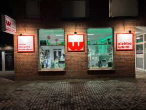 Wir für Euch Liebe Kunden und Kundinnen, wir entschuldigen uns, dass wir so lange nicht up to date waren!!! Das ändert sich jetzt. Auch die Umgestaltung des Geschäft´s ist fast Fertig. Ihr bekommt in absehbarer Zeit, tolle Angebote von uns, für Euch.